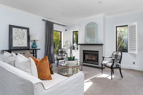 Photo of property in 5 Merivale Lane, Merivale, Christchurch, 8014