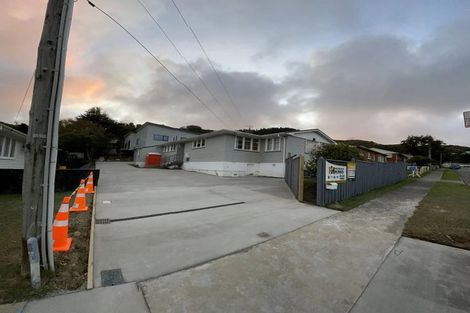 Photo of property in 37a Victory Crescent, Tawa, Wellington, 5028