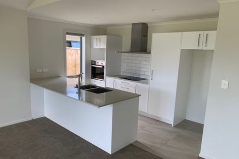 Photo of property in 22 Richardson Road, Omokoroa, 3114