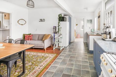 Photo of property in 16 Coates Street, Hamilton East, Hamilton, 3216