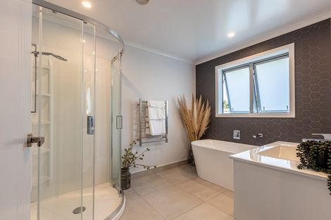 Photo of property in 30 Freedom Drive, Kelvin Grove, Palmerston North, 4414