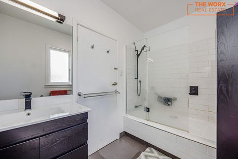 Photo of property in 28 Driver Road, Mangere East, Auckland, 2024