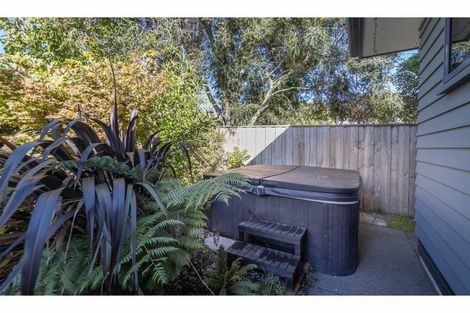 Photo of property in 12 Binstead Place, Avondale, Christchurch, 8061