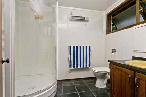 Photo of property in 2/39 Parr Terrace, Castor Bay, Auckland, 0620