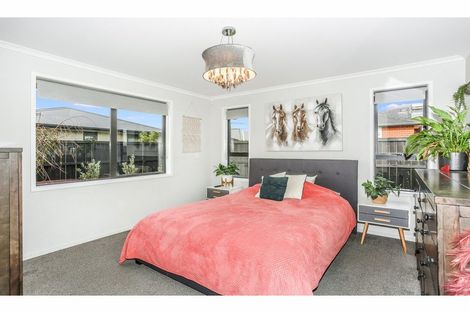 Photo of property in 22 Kauri Drive, Waiuku, 2123