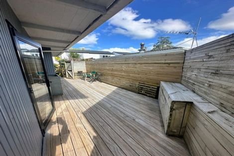 Photo of property in 1/204 Beach Haven Road, Beach Haven, Auckland, 0626