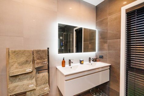 Photo of property in 18a Lincoln Terrace, Hokowhitu, Palmerston North, 4410