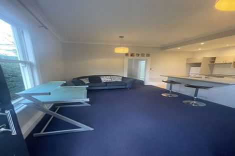 Photo of property in 152 Kelburn Parade, Kelburn, Wellington, 6012