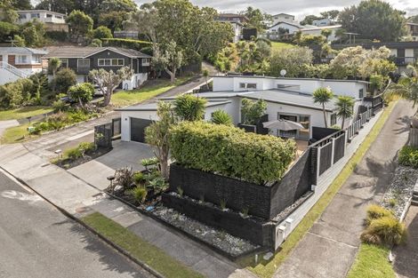 Photo of property in 21 King Richard Place, Browns Bay, Auckland, 0630