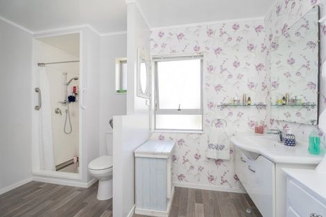 Photo of property in 38 Whitby Avenue, Whitianga, 3510