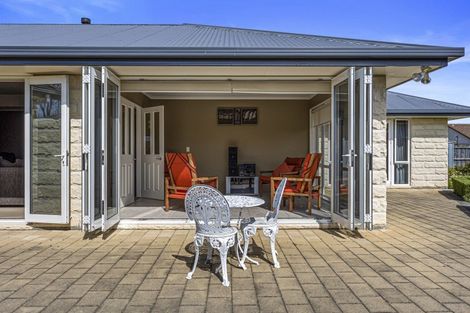 Photo of property in 2 Windsor Court, Rangiora, 7400