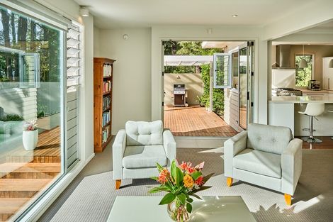 Photo of property in 41 Chatsworth Road, Silverstream, Upper Hutt, 5019