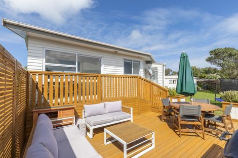 Photo of property in 2 Pennant Grove, Titahi Bay, Porirua, 5022