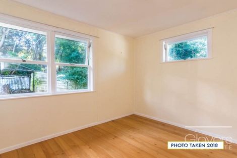 Photo of property in 38 Lantana Road, Green Bay, Auckland, 0604