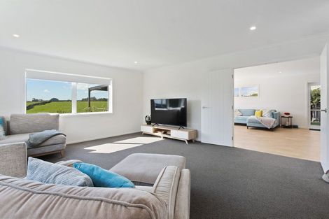 Photo of property in 6b Goble Road, Clarks Beach, Pukekohe, 2679