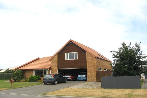 Photo of property in 4 Ferngrove Place, Parklands, Christchurch, 8083