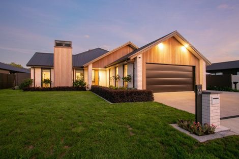 Photo of property in 14 Ruge Court, Cambridge, 3434