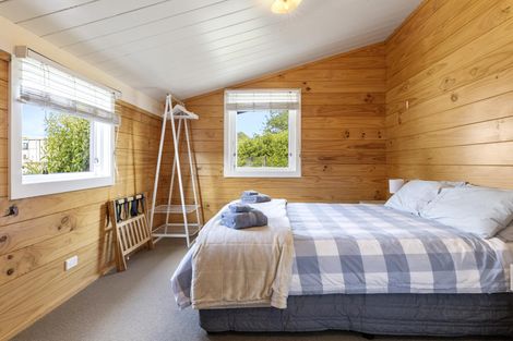 Photo of property in 19 Kinloch Road, Kinloch, Taupo, 3377