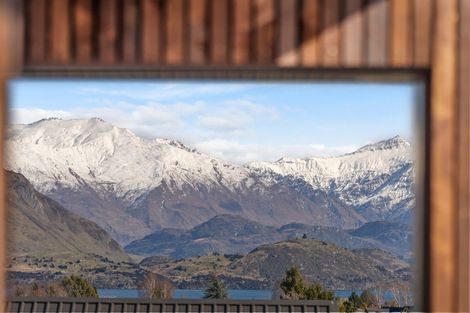 Photo of property in 7 Tuke Lane, Wanaka, 9305