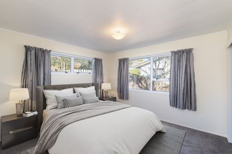 Photo of property in 74 Horokiwi Road West, Newlands, Wellington, 6037