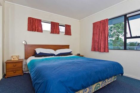Photo of property in 59 Reynella Drive, Massey, Auckland, 0614