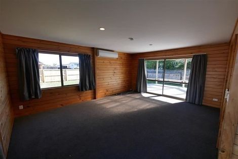 Photo of property in 91 St Annes Crescent, Wattle Downs, Auckland, 2103
