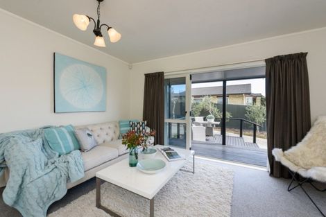 Photo of property in 32 Rutherford Drive, Waikanae Beach, Waikanae, 5036