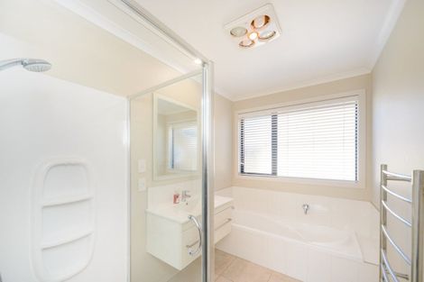 Photo of property in 16 Lorenzo Place, Kelvin Grove, Palmerston North, 4414