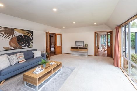 Photo of property in 255 Avonhead Road, Avonhead, Christchurch, 8042