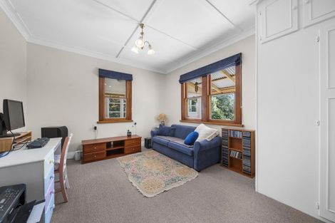 Photo of property in 190 Regent Street, Martinborough, 5711