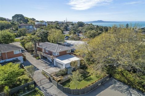 Photo of property in 2/526 Beach Road, Murrays Bay, Auckland, 0630