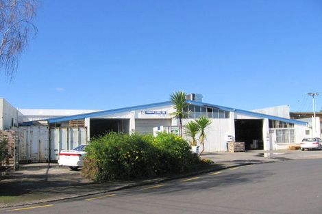 Photo of property in 3/11 Southgate Place, Henderson, Auckland, 0612