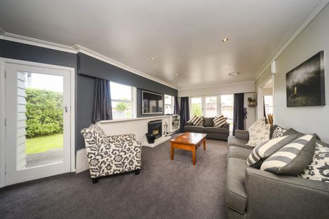 Photo of property in 18 Woburn Place, Takaro, Palmerston North, 4412