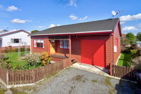 Photo of property in 1 Garrison Street, Carterton, 5713