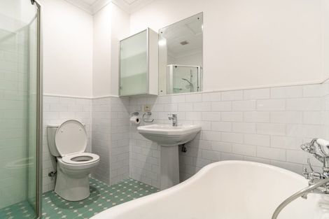 Photo of property in 1/177 Hurstmere Road, Takapuna, Auckland, 0622