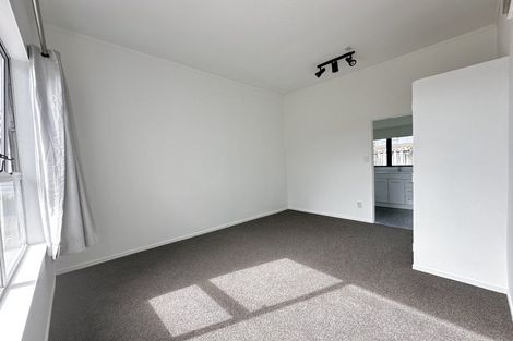 Photo of property in 2/44 Darren Crescent, Half Moon Bay, Auckland, 2012