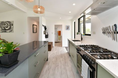 Photo of property in 1708 South Head Road, South Head, Helensville, 0874