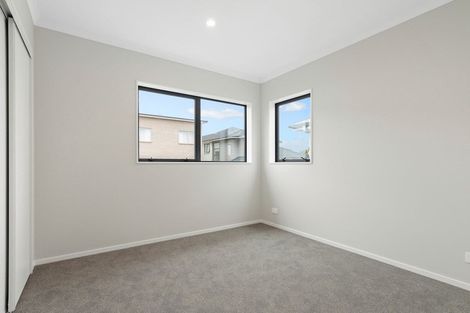 Photo of property in 25 William Wallbank Crescent, Swanson, Auckland, 0614