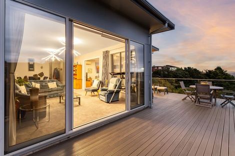 Photo of property in 5 Seascape View, Paremata, Porirua, 5024