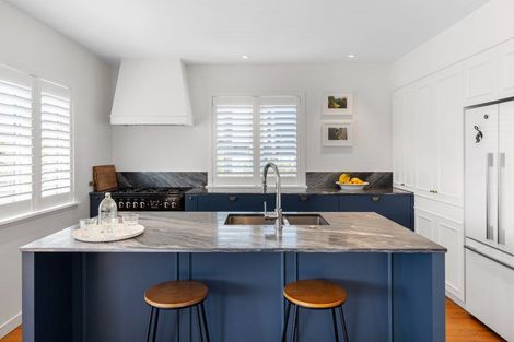 Photo of property in 68 St Michaels Avenue, Point Chevalier, Auckland, 1022