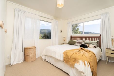 Photo of property in 3a Roberts Street, Tawa, Wellington, 5028