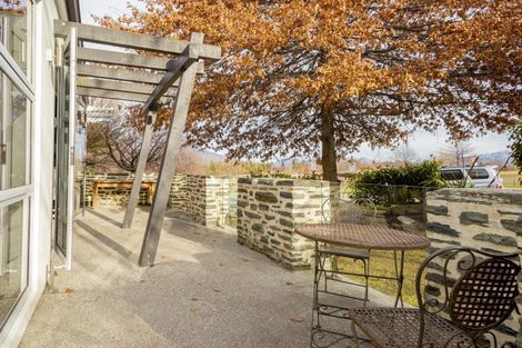 Photo of property in 1 Mcdonnell Road, Arrowtown, 9302