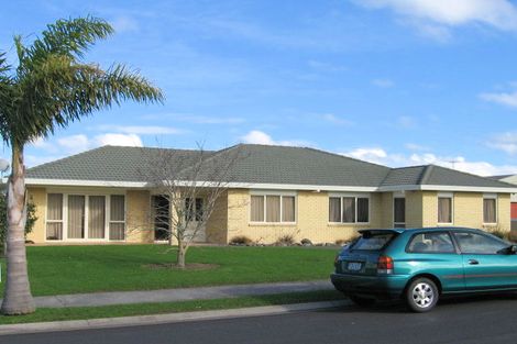Photo of property in 66 Kath Hopper Drive, Orewa, 0931