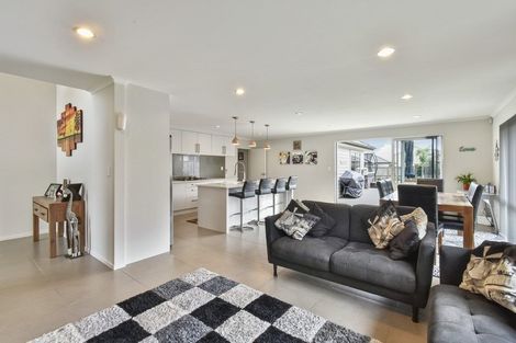 Photo of property in 61 Turnberry Drive, Wattle Downs, Auckland, 2103
