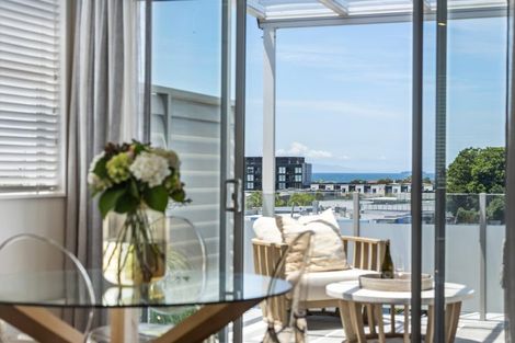 Photo of property in Wilk Heights, 2/8 Wilk Lane, Browns Bay, Auckland, 0630