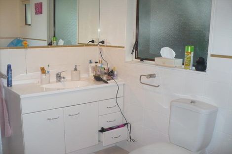 Photo of property in 1 Cron Avenue, Te Atatu South, Auckland, 0610