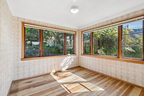 Photo of property in 7 Lyndhurst Road, Tawa, Wellington, 5028