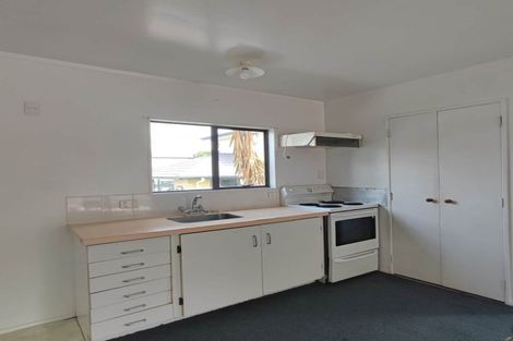 Photo of property in 2 Henwood Road, Mangere East, Auckland, 2024