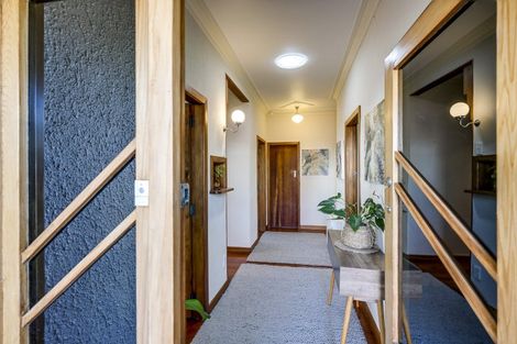 Photo of property in 61 Napier Terrace, Hospital Hill, Napier, 4110