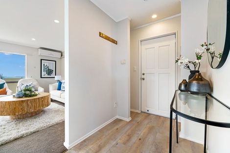 Photo of property in 3/433a East Coast Road, Mairangi Bay, Auckland, 0630